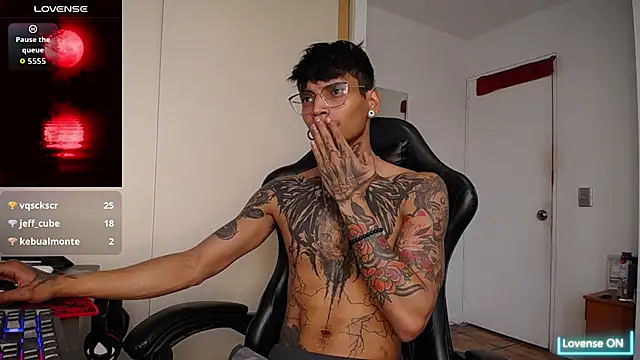 Snapshot of nathan_aress6666 chatting on December 2025 11:10:01 PM nathan aress6666 online show from December 2025 11:10:01 PM