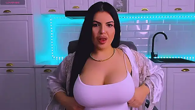 Snapshot of RheaLynn chatting on March 2026 10:04:01 PM RheaLynn online show from March 2026 10:04:01 PM