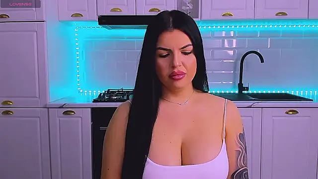 Snapshot of RheaLynn chatting on March 2026 10:02:02 PM RheaLynn online show from March 2026 10:02:02 PM