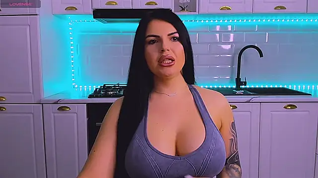 Snapshot of RheaLynn chatting on March 2026 09:32:02 PM RheaLynn online show from March 2026 09:32:02 PM