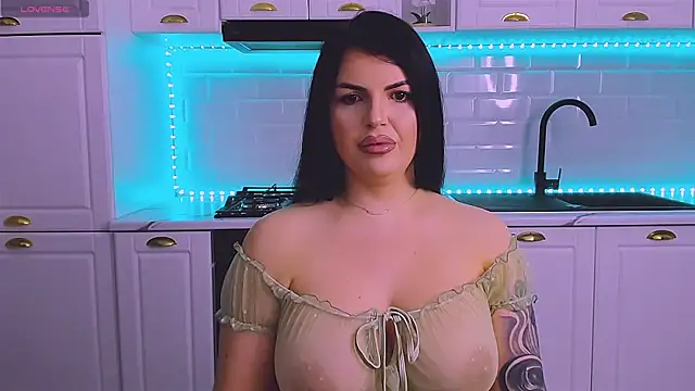 Snapshot of RheaLynn chatting on March 2026 09:04:02 PM RheaLynn online show from March 2026 09:04:02 PM