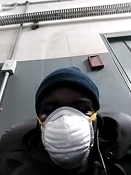 loVbRo1 online show from October 2025 09:37:01 PM