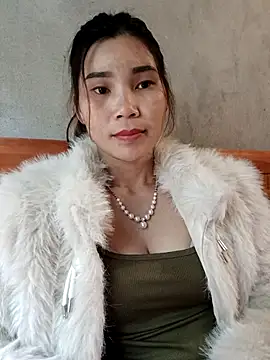 Snapshot of Bear_bear0 chatting on November 2025 12:55:01 AM Bear bear0 online show from November 2025 12:55:01 AM