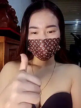 Snapshot of Family-Lovee chatting on November 2025 10:51:01 PM Family-Lovee online show from November 2025 10:51:01 PM