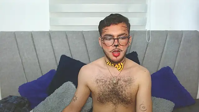 Snapshot of Zac_Golden chatting on October 2025 02:15:01 AM Zac Golden online show from October 2025 02:15:01 AM