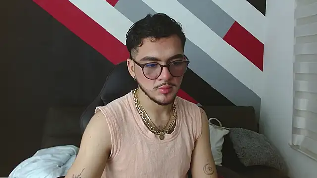 Snapshot of Zac_Golden chatting on November 2025 12:54:02 AM Zac Golden online show from November 2025 12:54:02 AM