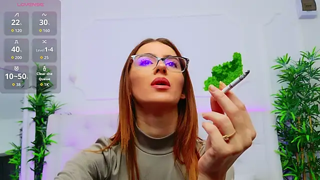 Snapshot of ElisaCharm chatting on November 2025 03:45:01 AM ElisaCharm online show from November 2025 03:45:01 AM