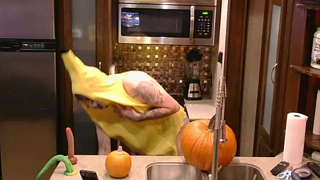 assquatch42069 online show from October 2025 07:36:03 AM