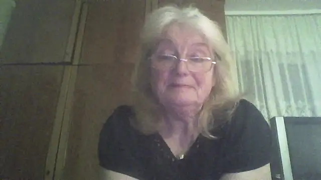 AmyLove353 online show from April 2026 08:39:01 PM