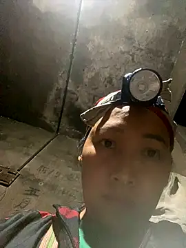 Snapshot of Top_x chatting on November 2025 11:05:02 PM Top x online show from November 2025 11:05:02 PM