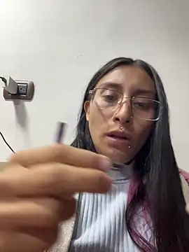 Violeet-Smith online show from November 2025 10:45:02 PM