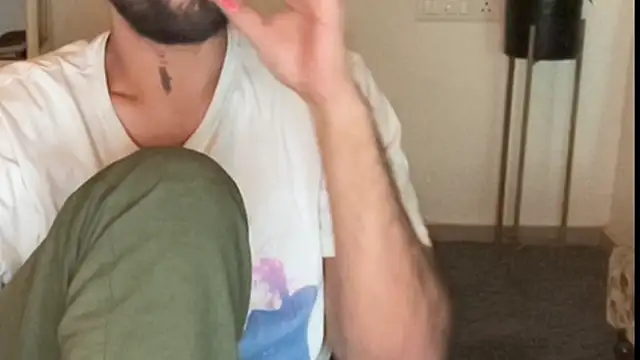 Snapshot of MakeMeAwareAah chatting on December 2025 01:27:01 PM MakeMeAwareAah online show from December 2025 01:27:01 PM