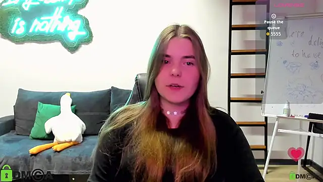 MiraaBloom online show from November 2025 02:06:01 PM