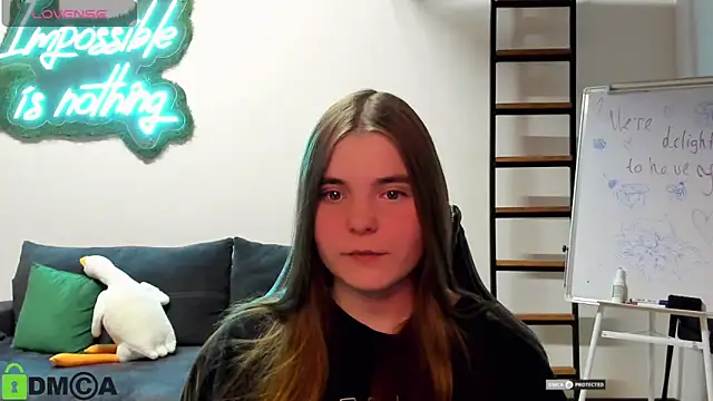 MiraaBloom online show from November 2025 02:23:01 PM