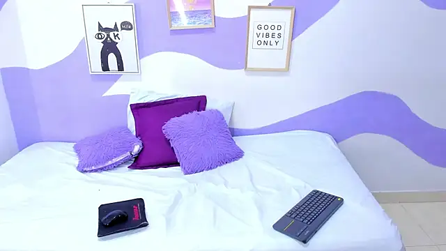 VIOLETA-28 online show from November 2025 11:18:02 AM