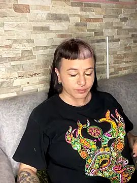 Snapshot of camilaa_lux chatting on October 2025 10:28:02 AM camilaa lux online show from October 2025 10:28:02 AM