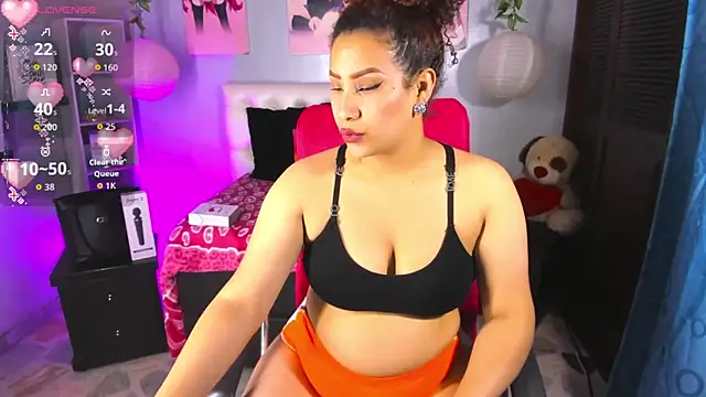 Snapshot of ROZZE_MILA chatting on March 2026 01:18:01 PM ROZZE MILA online show from March 2026 01:18:01 PM