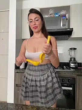 Snapshot of isa_p chatting on March 2026 12:33:01 PM isa p online show from March 2026 12:33:01 PM