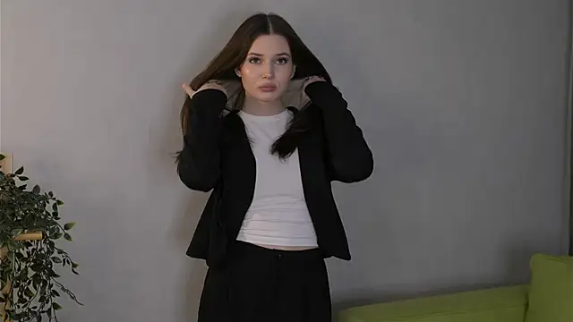 LonnaSkar online show from October 2025 07:58:02 PM