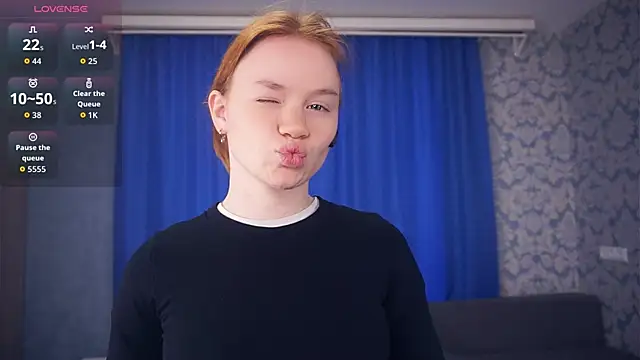 KarlynGow online show from December 2025 07:05:01 AM