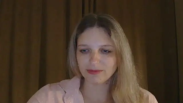 Snapshot of ElisSky301 chatting on April 2026 08:33:01 PM ElisSky301 online show from April 2026 08:33:01 PM