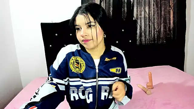 Snapshot of Sara_Moon_18 chatting on October 2025 08:20:01 PM Sara Moon 18 online show from October 2025 08:20:01 PM