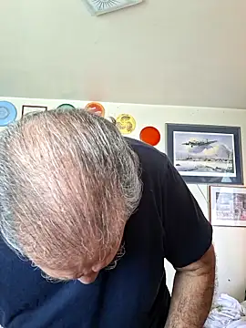 Snapshot of pena633 chatting on April 2026 04:59:02 PM pena633 online show from April 2026 04:59:02 PM