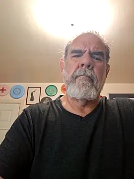 Snapshot of pena633 chatting on April 2026 05:48:01 PM pena633 online show from April 2026 05:48:01 PM