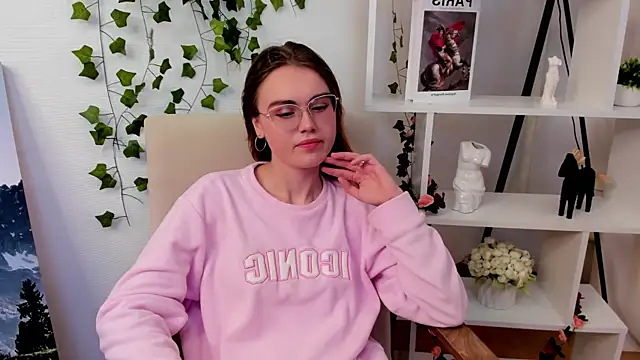 NichelleBenckendorf online show from October 2025 11:21:02 AM
