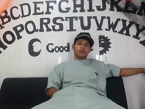 Snapshot of Yordi_Alpha chatting on October 2025 12:28:02 PM Yordi Alpha online show from October 2025 12:28:02 PM