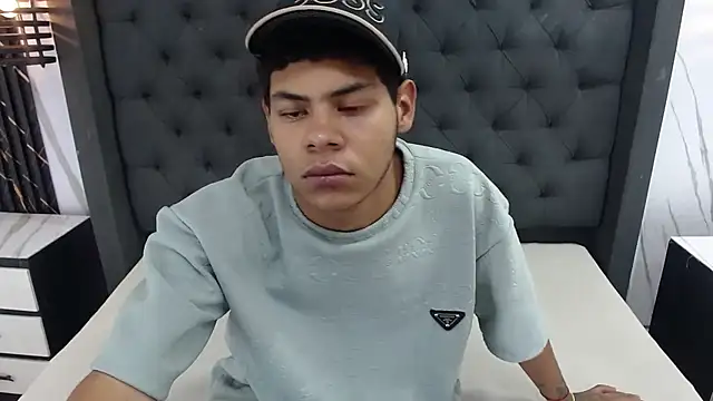 Snapshot of Yordi_Alpha chatting on November 2025 01:01:02 PM Yordi Alpha online show from November 2025 01:01:02 PM