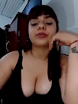 Tizi 04 online show from November 2025 10:54:02 PM