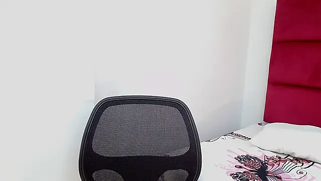 Flirty Vibes online show from November 2025 02:49:02 PM