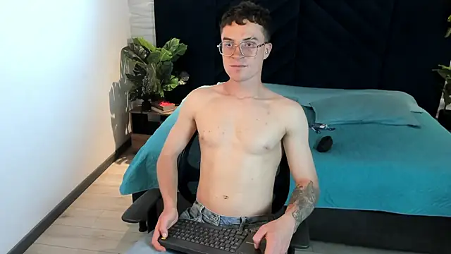 Lil James online show from April 2026 07:52:02 PM