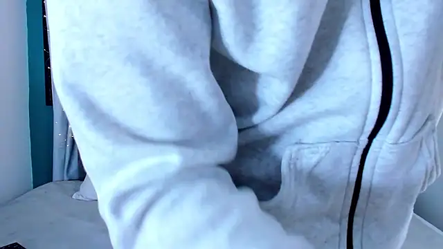 Nicolas Torres  online show from December 2025 07:03:01 AM