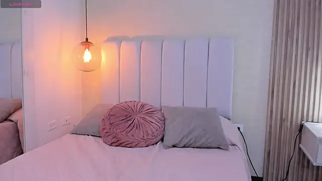 Snapshot of Scarletgod chatting on April 2026 09:39:33 PM Scarletgod online show from April 2026 09:39:33 PM