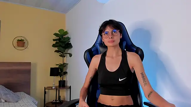 MartinnaGrecco online show from November 2025 08:58:02 PM