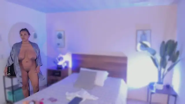 YariRose online show from December 2025 01:29:01 PM