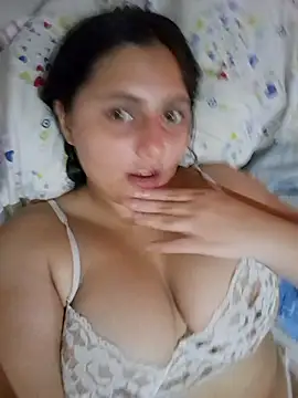 Layla Latina online show from January 2026 12:27:01 AM