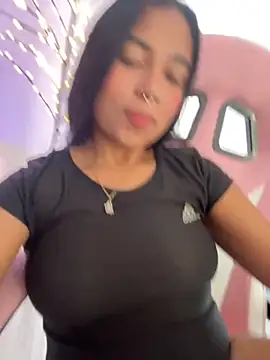 Snapshot of aly_nicols chatting on October 2025 12:04:02 PM aly nicols online show from October 2025 12:04:02 PM