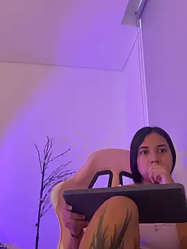 Snapshot of aly_nicols chatting on December 2025 10:17:02 PM aly nicols online show from December 2025 10:17:02 PM