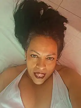 Snapshot of viviana-sexi chatting on April 2026 05:28:01 PM viviana-sexi online show from April 2026 05:28:01 PM