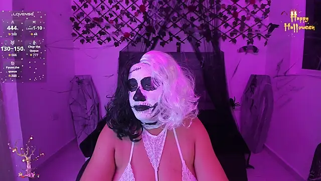 Snapshot of Karly_Closson chatting on October 2025 04:47:01 AM Karly Closson online show from October 2025 04:47:01 AM