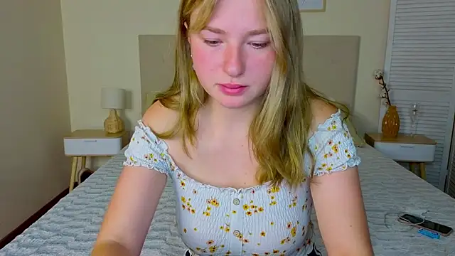 Snapshot of Ailissa__fox chatting on October 2025 07:31:02 AM Ailissa  fox online show from October 2025 07:31:02 AM