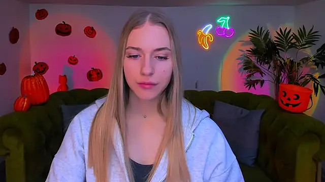 sassy cutie online show from November 2025 06:02:02 AM