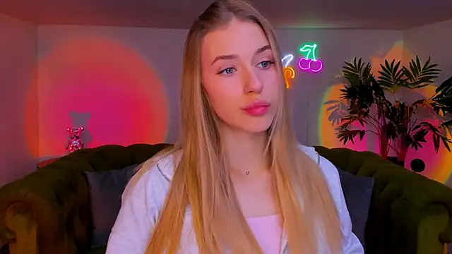 sassy cutie online show from November 2025 06:02:01 AM