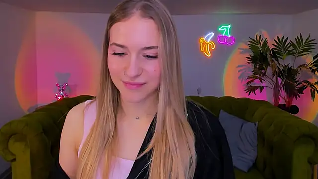 sassy cutie online show from November 2025 01:11:01 PM