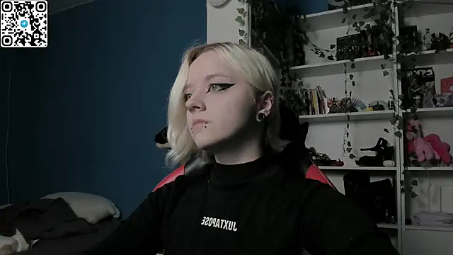 Holy Mistress S online show from November 2025 10:18:01 AM