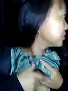 Quynhsumon online show from November 2025 02:50:02 PM