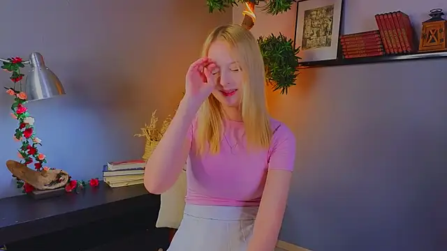 YungLyssy online show from November 2025 03:18:02 AM